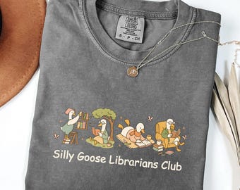 Club de Bibliotecarios Silly Goose, Camiseta de Bibliotecario con Colores Cómodos, Camiseta Divertida de Bibliotecario, Camiseta Silly Goose, Regalo para Bibliotecario, Camiseta para Amante de los Libros