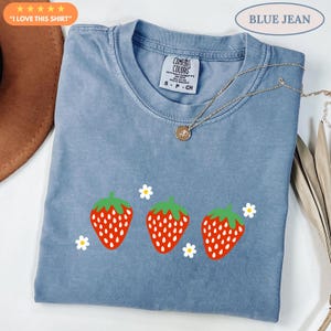 Strawberries and Daisies Comfort Colors® Shirt, Strawberry Lover Shirt, Daisy Lover tshirt, Farmers Market Shirt, Fram Fresh Strawberries