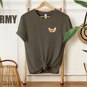 Camiseta Corgi, Camiseta Corgi Divertida, Camiseta para Amantes de los Corgis, Bolsillo Corgi, Camiseta para Mamá Corgi, Camiseta para Perro Salchicha, Papá Corgi con la frase "Tengo Amigos en los Bajos Fondos" imagen 7