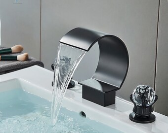 Moderner Wasserfall: Mattschwarzer Badezimmerhahn, Sleek Elegance 3-Loch mattschwarzer Waschtischmischer, Badezimmerhahn, Badezimmerarmatur