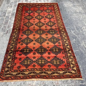 Handwoven 5x9 ft Vintage Geometric Rug - Bohemian Tribal Wool Area Rug with Bold Patterns, Perfect for Living Room, Bedroom, or Office Decor