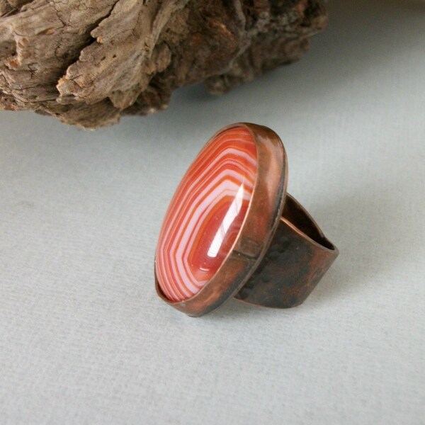 Big sardonyx cabochon ring in antiqued copper metalwork, size 7.5 US - copper jewelry - copper ring - chunky ring