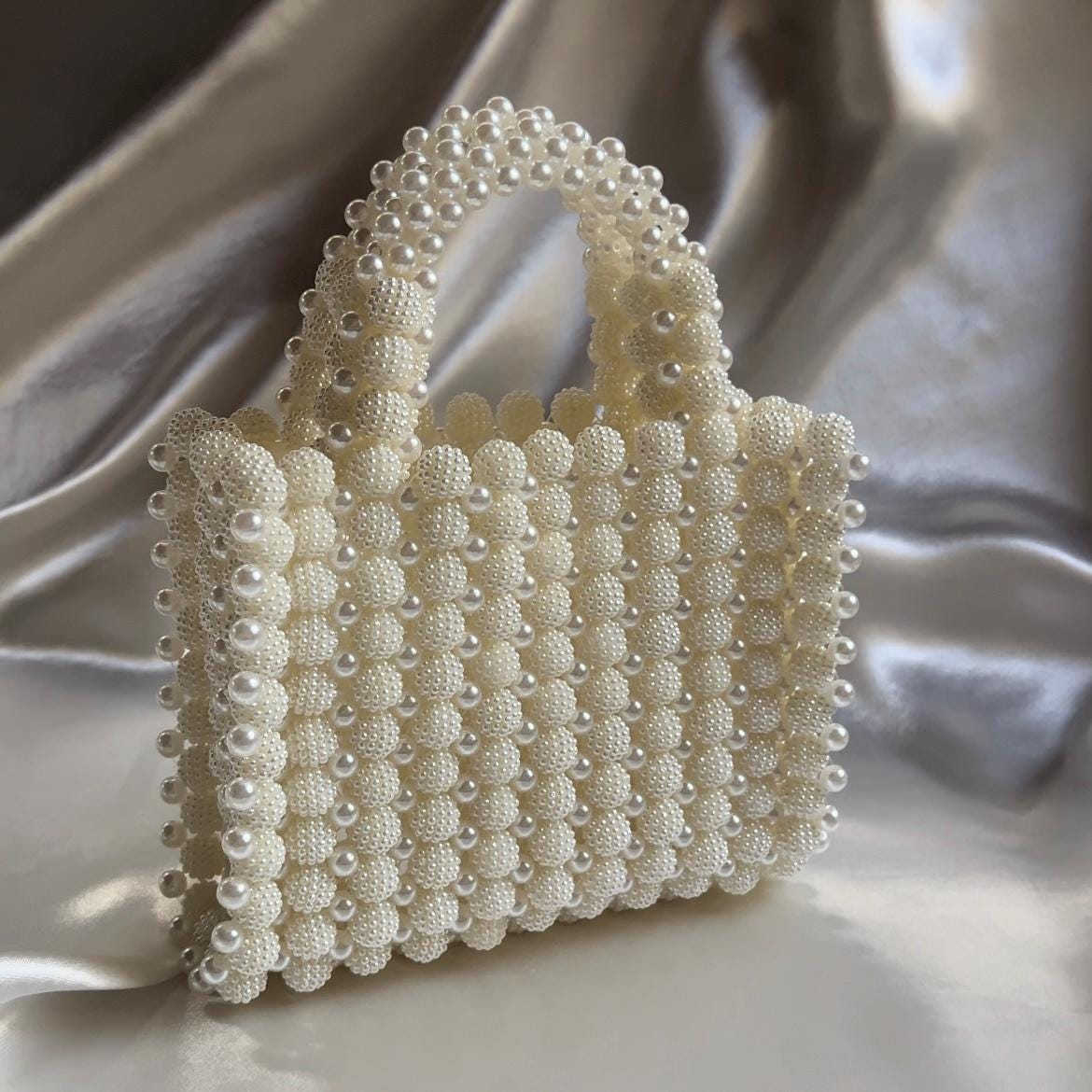 Bolso de perlas hecho a mano España - Main Image