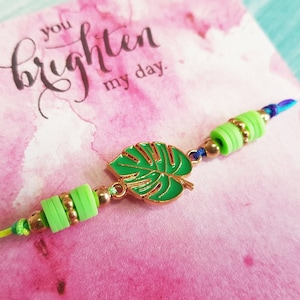 Bracelets d'été réglables, Convient à toutes les tailles, Bracelets d'amitié Monstera, Bracelets émail colorés, Bijoux éclatants, Carte personnalisée