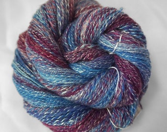 Handspunnet garn - "Twilight Mirage", galaxy, blå, lila, vit, 70/30 merino-tencel, fingering