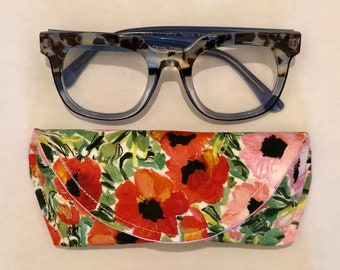 Watercolour Red Flower Painting Corn Poppy Glasses Case Eyeglasses Clam Shell Holder Storage Box Watercolour Red Flower Painting Corn Poppy Glasses Case Eyeglasses Clam Shell Holder Storage Box