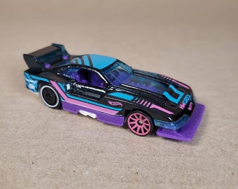 GT Scorcher - HW Let's Race Netflix - Hot Wheels - 1/64 Diecast - Color Shifters - Loose No Card