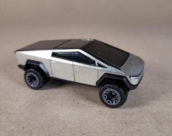 Tesla Cybertruck Silver - Hot Wheels - 1/64 Diecast