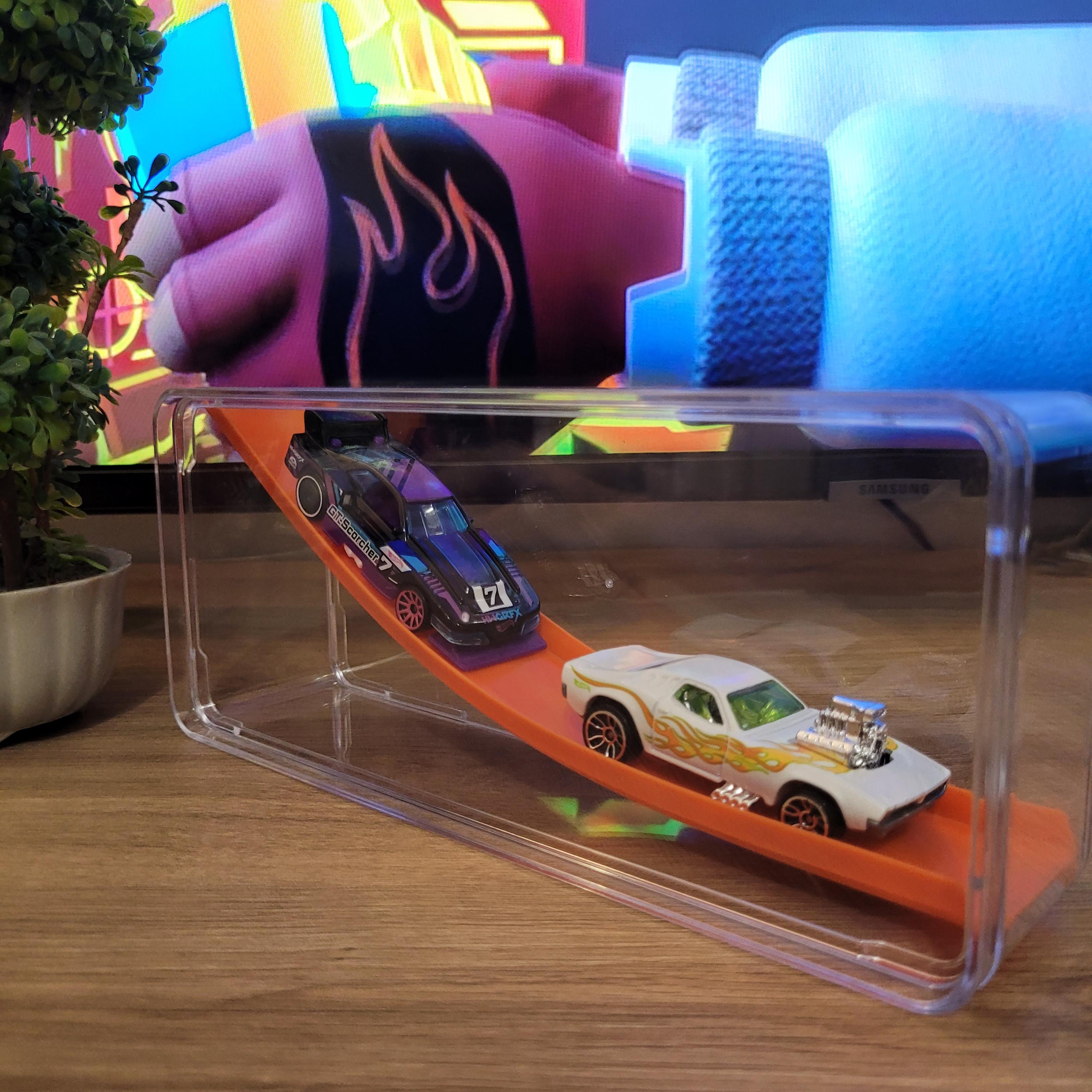 Hot Wheels Netflix Let's Racing Acrylaufsteller - Scorcher & Rodger Dodger - 1/64