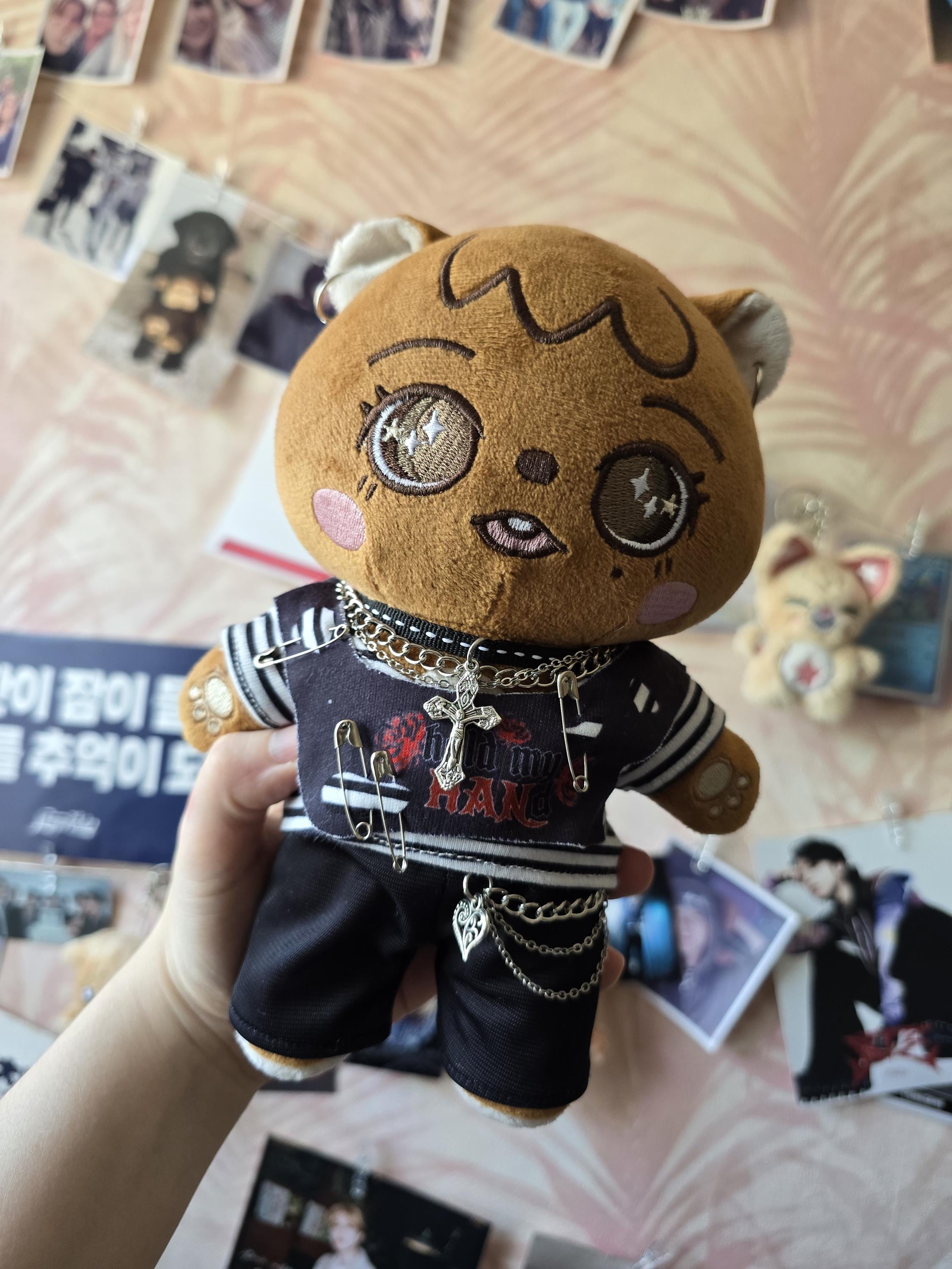 stray kids ハン　ぬいぐるみ　20cm マスター　新品 Amazon.co.jp: stray kids ハン ぬいぐるみ 20cm マスター