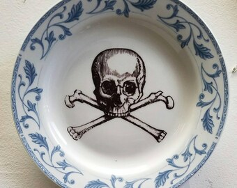 Skull and Crossbones Wall Decor
