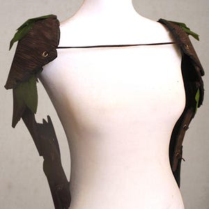 Women&#39;s Druid Pauldrons - Druid Armor - LARP - Cosplay - Ren Faire