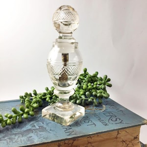 Vintage Crystal Cut Glass Cruet Bottle with Gold Spoon – Antique Style Condiment Jar – Elegant Spice or Sauce Server