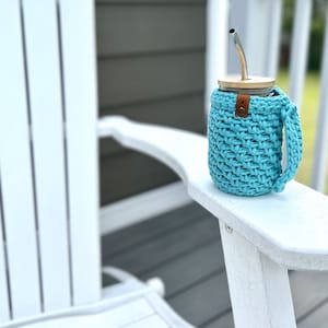 Upcycled Mason Jar with Crochet Handle Cozy and Lid Reusable Coffee Gift Set Teacher Appreciation Mother&#39;s Day Gift Valentine Coffee Koozie