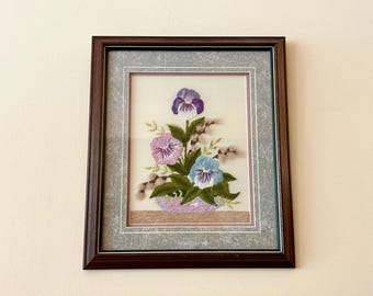 Vintage Hand genähte gerahmte Blumenstickerei von Kay Durling 1999 Handgemachte Stickerei