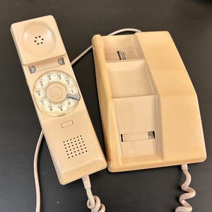 Vintage 1960s Northern Telecom Contempra RD 1967 Northern Electric Rotary Phone / Rotary Dial Phone / Retro telephone / Retro Phone