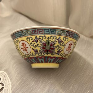 Vintage Jingdezhen Hand Painted Rare Yellow Wan Shou Wu Jiang Chinese Mun Shou Longevity Porcelain Rice Bowl Soup Bowl