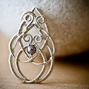 Wire Jewelry Tutorial - Celtic Knot Pendant, DCHMT009