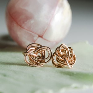 Wire Jewelry Tutorial - Passiflora Studs, Wired Chinese Knot Wire, DCH006, The Love Knot