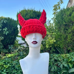 ニットデビルビーニー｜角付きハンドメイド冬帽子