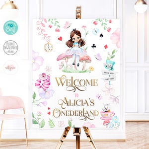 EDITABLE Bienvenido Onederland Signo Alicia en el País de las Maravillas 1er Cumpleaños Fiesta Puerta Signo. Cartel Bienvenida Primer Cumpleaños Niña Con Cabello Oscuro Flores Rosa