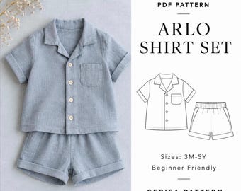 Op de afbeelding: Een lichtblauwe set van een shirt met korte mouwen en een korte broek met een borstzak en omgeslagen zomen. De afbeelding bevat de tekst PDF PATTERN ARLO SHIRT SET, een lijntekening van de outfit, maten 3M-5Y en CERISA PATTERN.