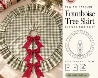 Op de afbeelding: Een ronde boomrok met groen-wit ruitpatroon, een geplooide rand en drie rode strikken. De tekst luidt: SEWING PATTERN Framboise Tree Skirt, SIZES: M 100 CM, L 120 CM, A4, A0, US LETTER, BEGINNER FRIENDLY, CERISA PATTERN.