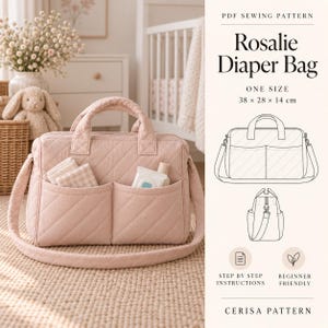 Puede incluir: Un bolso cambiador acolchado de color rosa claro con dos bolsillos delanteros, asas superiores y una correa para el hombro. El texto dice PDF Sewing Pattern, Rosalie Diaper Bag, One Size, 38 x 28 x 14 cm, Step by Step Instructions, Beginner Friendly, Cerisa Pattern.