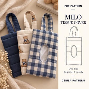 Puede incluir: Tres fundas de tela acolchada para pañuelos con asas, incluyendo una azul marino lisa, una crema con estampado de ositos y una de cuadros vichy azul marino y blanco. Texto: PDF PATTERN MILO TISSUE COVER One Size Beginner Friendly CERISA PATTERN.