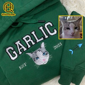 Custom Embroidered Pet Using Pet Photo, Pet Portrait Custom Embroidered Sweatshirt, Unisex Crew Neck, Hoodie, Unisex T-shirt, Pet Lover Gift