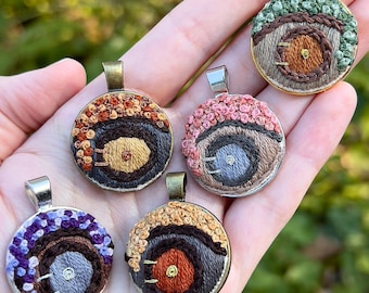 Embroidered Hobbitcore Necklace, Hobbitcore Accessories, Hobbitcore Jewelry, Bookish Jewelry, Bookworm Necklace, Fantasy Necklace, Cosplay