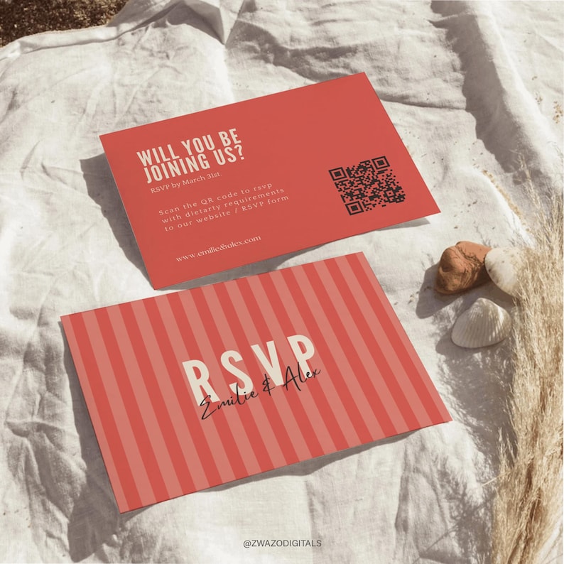 Pode incluir: Dois cart&otilde;es RSVP corais com texto branco e um c&oacute;digo QR. Um cart&atilde;o diz "WILL YOU BE JOINING US?" e o outro diz "RSVP Emilie & Alex". Os cart&otilde;es est&atilde;o em uma superf&iacute;cie branca texturizada.