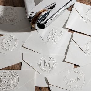 Uit de bibliotheek van stempel, aangepaste stempelembosser, bibliotheekstempel, boekembosser gepersonaliseerd, boekstempel, stempel boekenliefhebber, cadeau boekenliefhebber.