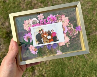 Handmade Pressed Flower Frame: Personalized Polaroid Photo Keepsake