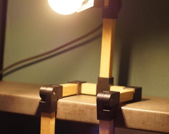 FlexiLight Oak – die flexible Designerlampe aus Eiche und 3D-Druck, Tischlampe