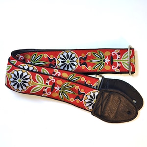 Souldier &#39;Daisy&#39; Vintage Seatbelt Guitar Strap in Red
