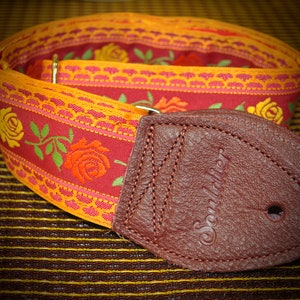 Souldier 'Tuscan Rose' Seatbelt Guitar Strap image 4