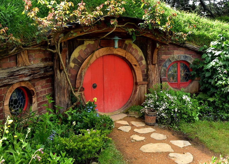 Hobbit houses, Hobbiton movie set, The Hobbit, Lord of the Rings, movie set photos, hobbit wall art, hobbit decor, wall art, hobbit gifts image 3