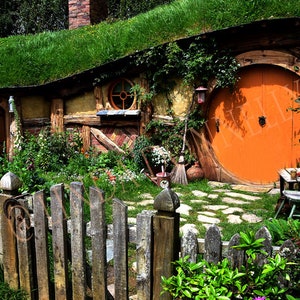 Hobbit houses, Hobbiton movie set, The Hobbit, Lord of the Rings, movie set photos, hobbit wall art, hobbit decor, wall art, hobbit gifts image 6