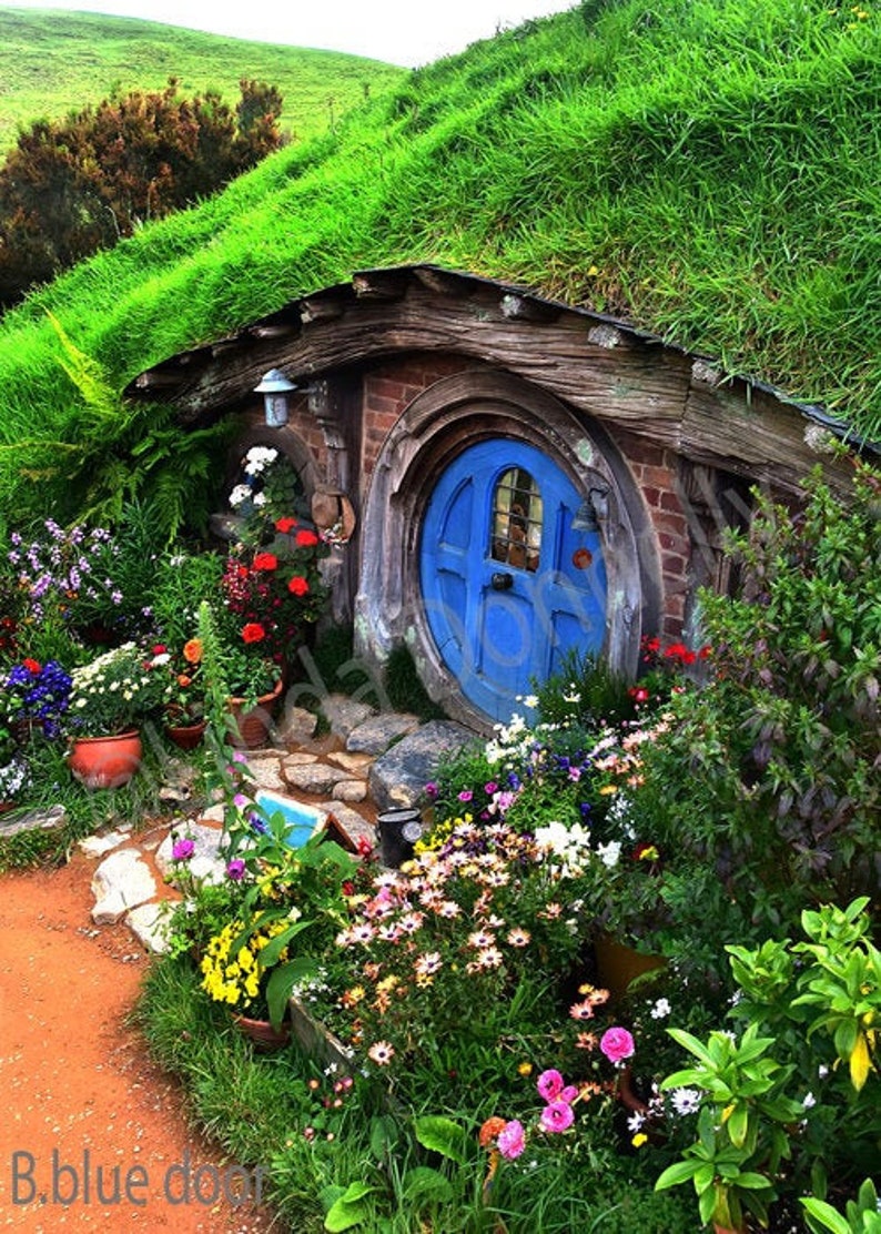 Hobbit houses, Hobbiton movie set, The Hobbit, Lord of the Rings, movie set photos, hobbit wall art, hobbit decor, wall art, hobbit gifts image 1