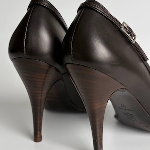Escarpins à nœud découpé Dolce & Gabbana authentiques | Escarpins à talons aiguilles en cuir marron foncé | Bout pointu | Chaussures de luxe pour femmes | 37 États-Unis 7 image 6
