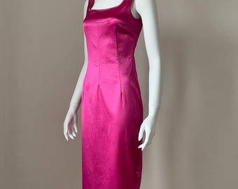 Robe fourreau mi-longue en satin fuchsia Dolce & Gabbana des années 90, col carré, robe moulante Sexy vintage rose vif, taille IT 40 S