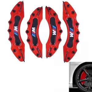 Peut inclure: Ensemble de quatre caches d'étriers de frein rouges avec un logo BMW noir et bleu. Les caches sont conçues pour s'adapter sur les étriers de frein et donner un look sportif à la voiture.