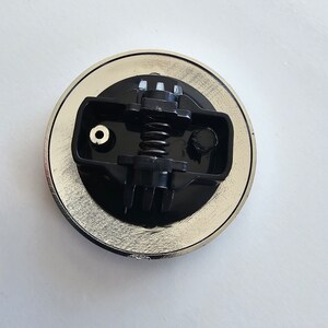 thumbnail image 2 of Emblème De Capot Noir Mat Pleine Taille – Mercedes Classe C, E, CLK, S – 57mm, Fabriqué En France 2 of 3