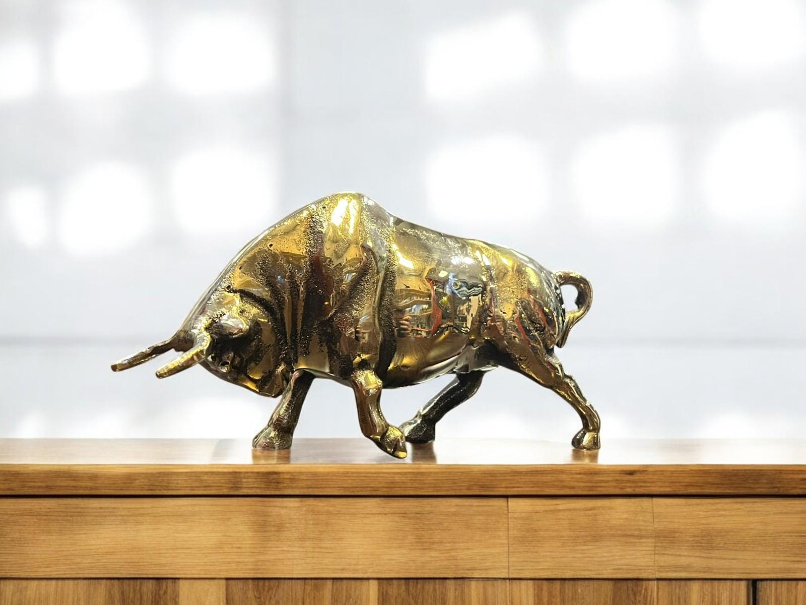 Wall street bull statue - Etsy 日本