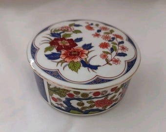 ヴィンテージ伊万里焼の蓋付きボウル：日本の花飾り - Etsy 日本