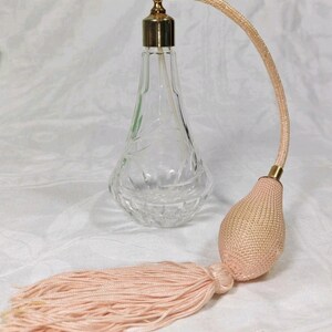 Frasco atomizador de perfume de cristal tallado vintage para tocador
