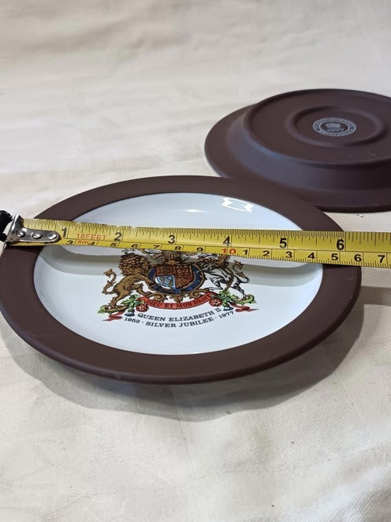  エリザベス2世 シルバージュビリー プレート Amazon.co.jp: 国内 1977年 エリザベス2世在位25周年 シルバー