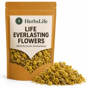 Peut inclure: Un sachet brun debout contenant des fleurs s&eacute;ch&eacute;es jaunes Helichrysum Arenarium. L'&eacute;tiquette porte le texte HerbsLife, LIFE EVERLASTING FLOWERS et (Helichrysum Arenarium). Un tas de ces m&ecirc;mes petites fleurs s&eacute;ch&eacute;es jaunes est pos&eacute; devant.