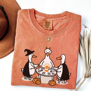 Silly Goose On The Loose Shirt, Goose T-Shirt, Silly Goose Shirts, Funny Graphic Shirt, Animal lover Gift, Spooky Halloween Goose